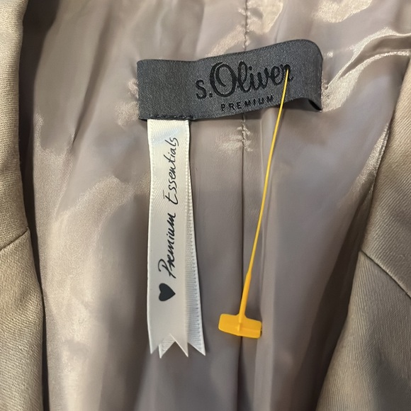 2/$20 Size 8 blazer in excellent condition - Picture 4 of 6